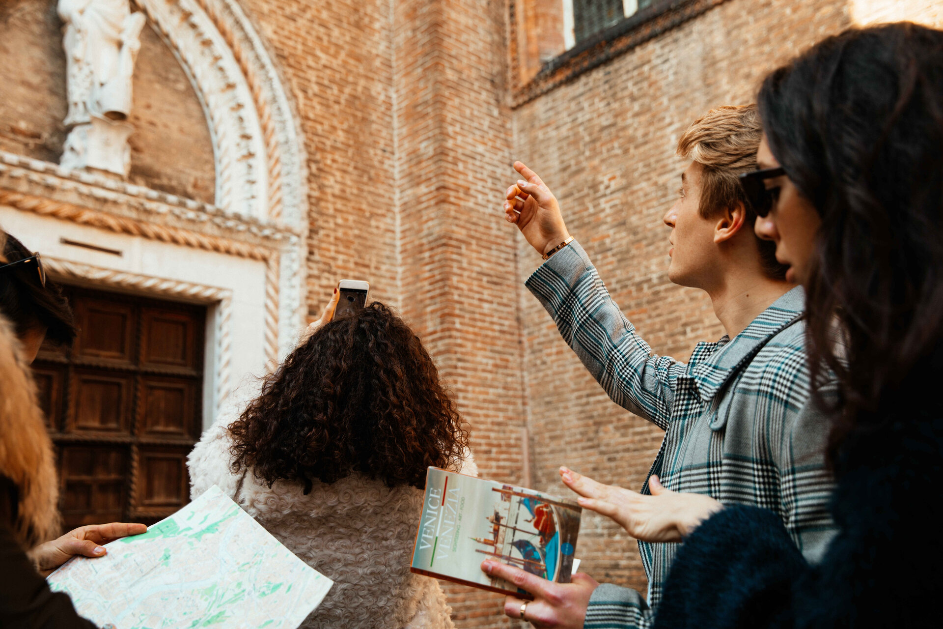 esperienze con guide locali